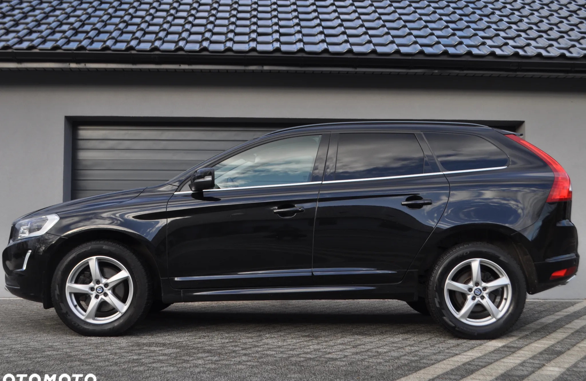 Volvo XC 60 cena 82999 przebieg: 125000, rok produkcji 2016 z Legnica małe 781